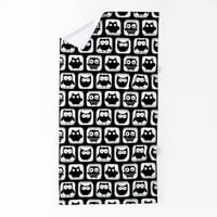 Cafepress - crno-bijela sova Ilustracija Patte - Veliki ručnik za plažu, mekani ručnik od 30 x60 sa