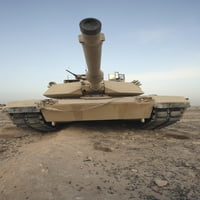 M-1A Glavni bitni tenk baca zastrašujuću sliku u pustinji u blizini Dragla Digla, Irak, sjeverno od